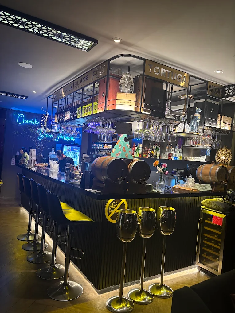 Chilllayla bar counter with elegant seating and golden lighting